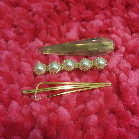 🎉SALE 3 SETS FOR $15 🎉 Hair clips - Picture 1 of 4